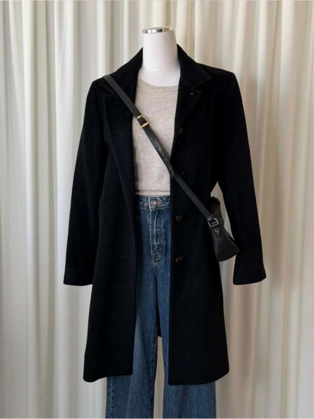 Jones New York Single-breasted 100% wool coat size 6.